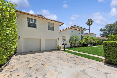 House in West Palm Beach, Florida 6 bedrooms, 289.3 sq.m. № 2087654 - photo 3