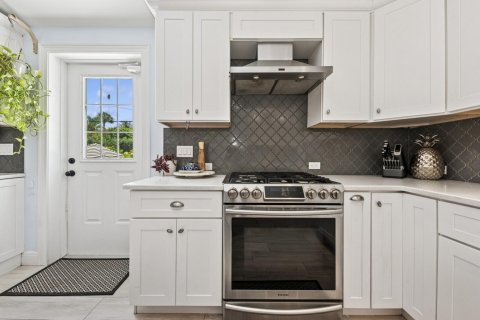 House in West Palm Beach, Florida 6 bedrooms, 289.3 sq.m. № 2087654 - photo 15
