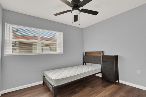 House in St. Lucie, Florida 4 bedrooms, 164.25 sq.m. № 2275181 - photo 25