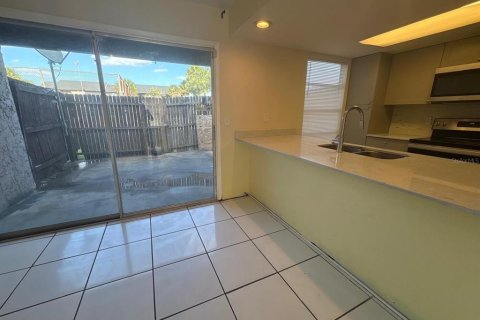 Touwnhouse à louer à Orlando, Floride: 2 chambres, 108.14 m2 № 2416530 - photo 18