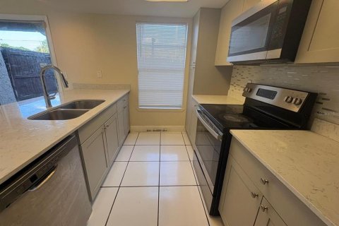 Touwnhouse à louer à Orlando, Floride: 2 chambres, 108.14 m2 № 2416530 - photo 23