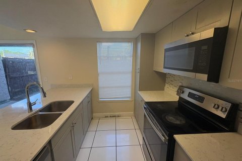 Touwnhouse à louer à Orlando, Floride: 2 chambres, 108.14 m2 № 2416530 - photo 16