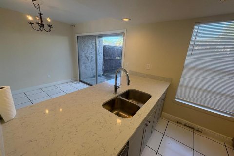 Touwnhouse à louer à Orlando, Floride: 2 chambres, 108.14 m2 № 2416530 - photo 15
