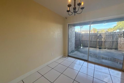 Touwnhouse à louer à Orlando, Floride: 2 chambres, 108.14 m2 № 2416530 - photo 17