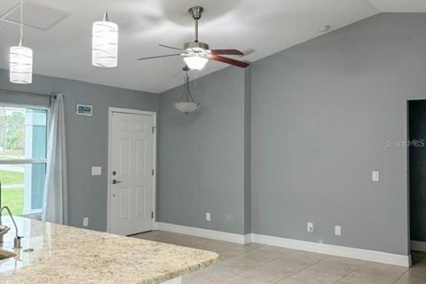 Villa ou maison à louer à North Port, Floride: 3 chambres, 112.88 m2 № 1866264 - photo 6