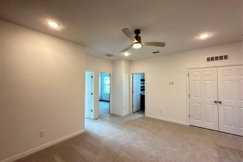 Townhouse in Winter Garden, Florida 4 bedrooms, 178.37 sq.m. № 1915085 - photo 13