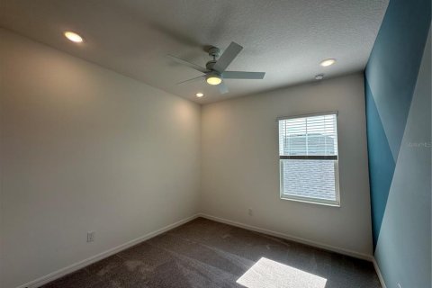 Townhouse in Winter Garden, Florida 4 bedrooms, 178.37 sq.m. № 1915085 - photo 14