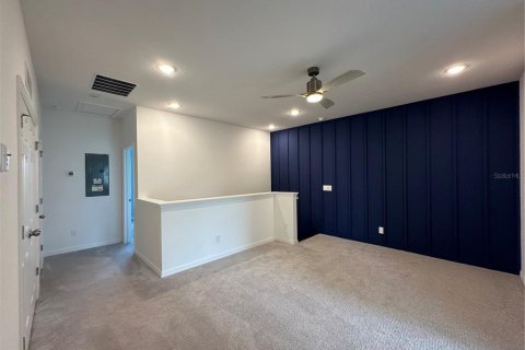Townhouse in Winter Garden, Florida 4 bedrooms, 178.37 sq.m. № 1915085 - photo 15