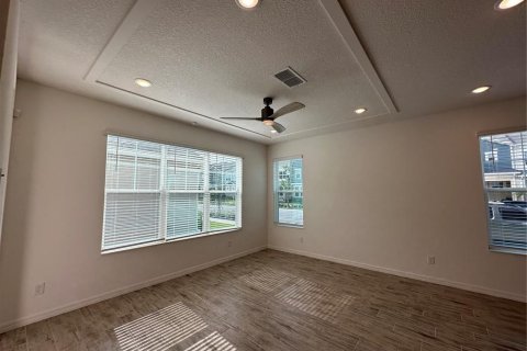 Townhouse in Winter Garden, Florida 4 bedrooms, 178.37 sq.m. № 1915085 - photo 6
