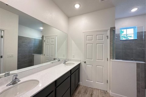 Townhouse in Winter Garden, Florida 4 bedrooms, 178.37 sq.m. № 1915085 - photo 8
