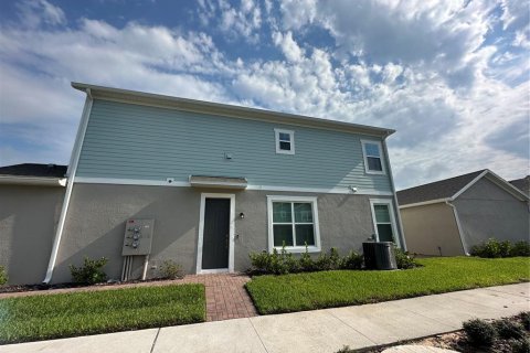 Townhouse in Winter Garden, Florida 4 bedrooms, 178.37 sq.m. № 1915085 - photo 2