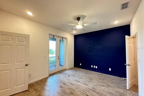 Townhouse in Winter Garden, Florida 4 bedrooms, 178.37 sq.m. № 1915085 - photo 7