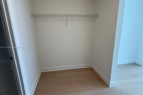 Condominio en venta en Miami, Florida, 1 dormitorio, 76.64 m2 № 1864696 - foto 23