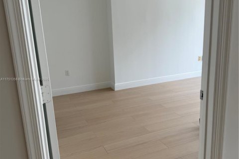 Condominio en venta en Miami, Florida, 1 dormitorio, 76.64 m2 № 1864696 - foto 27