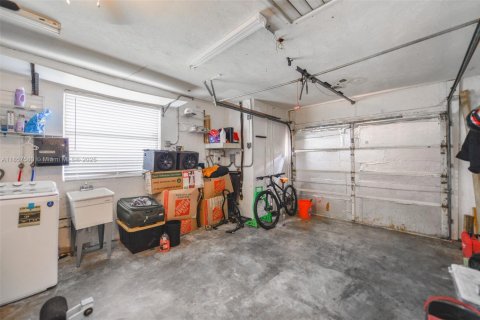 Casa en venta en Pembroke Pines, Florida, 2 dormitorios, 115.38 m2 № 1881741 - foto 23