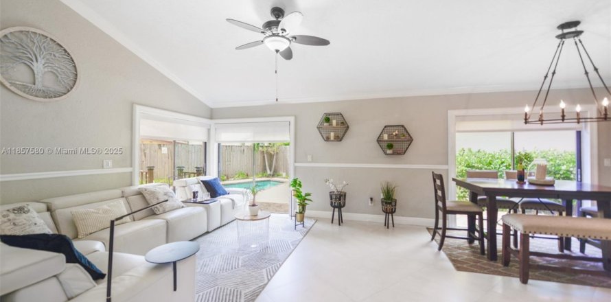 Casa en Pembroke Pines, Florida 2 dormitorios, 115.38 m2 № 1881741