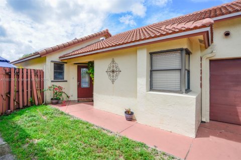 Casa en venta en Pembroke Pines, Florida, 2 dormitorios, 115.38 m2 № 1881741 - foto 27