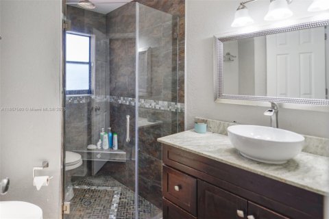 Casa en venta en Pembroke Pines, Florida, 2 dormitorios, 115.38 m2 № 1881741 - foto 12