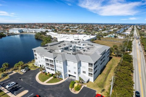 Condominio en venta en Punta Gorda, Florida, 2 dormitorios, 127 m2 № 1549117 - foto 1