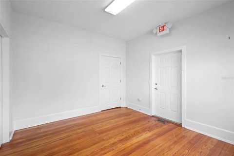 House in DeLand, Florida 4 bedrooms, 144.74 sq.m. № 1907907 - photo 23