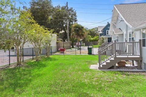 House in DeLand, Florida 4 bedrooms, 144.74 sq.m. № 1907907 - photo 8
