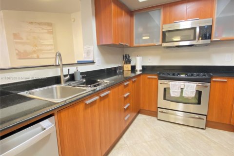 Copropriété à louer à Sunny Isles Beach, Floride: 2 chambres, 117.61 m2 № 1867773 - photo 18