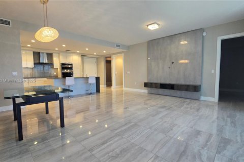 Condo in Fort Lauderdale, Florida, 2 bedrooms  № 1861453 - photo 11