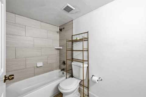 Condo in Plantation, Florida, 3 bedrooms  № 2251722 - photo 28