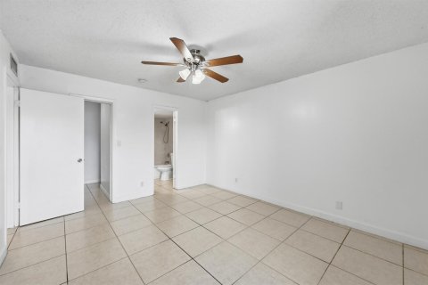 Condo in Plantation, Florida, 3 bedrooms  № 2251722 - photo 22