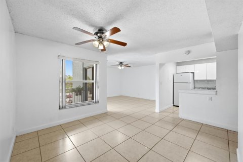 Condo in Plantation, Florida, 3 bedrooms  № 2251722 - photo 10