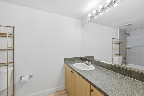Condo in Plantation, Florida, 3 bedrooms  № 2251722 - photo 27