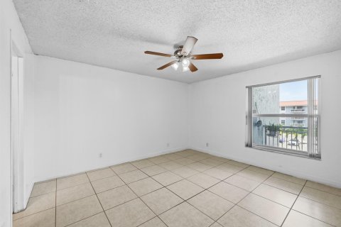Condo in Plantation, Florida, 3 bedrooms  № 2251722 - photo 19