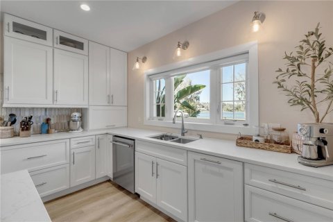 Villa ou maison à vendre à New Smyrna Beach, Floride: 4 chambres, 222.78 m2 № 2099570 - photo 19