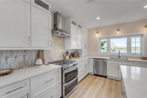 Villa ou maison à vendre à New Smyrna Beach, Floride: 4 chambres, 222.78 m2 № 2099570 - photo 23