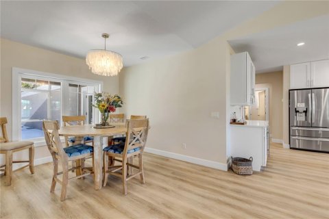 Villa ou maison à vendre à New Smyrna Beach, Floride: 4 chambres, 222.78 m2 № 2099570 - photo 15