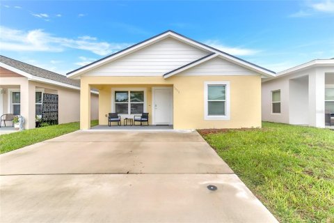 House in Sebring, Florida 3 bedrooms, 113.9 sq.m. № 2296690