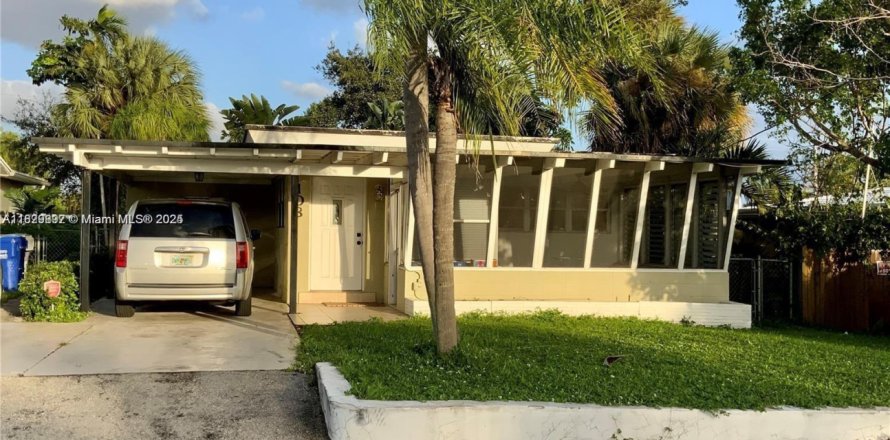 House in Pompano Beach, Florida 2 bedrooms, 179.58 sq.m. № 1814237