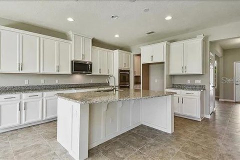 Casa en venta en Orlando, Florida, 5 dormitorios, 319.21 m2 № 2432817 - foto 5