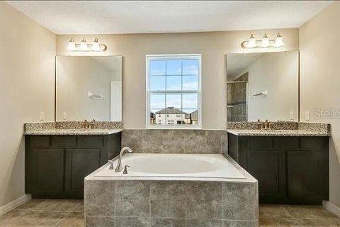 Casa en venta en Orlando, Florida, 5 dormitorios, 319.21 m2 № 2432817 - foto 8