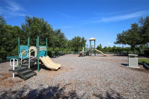 Casa en venta en Orlando, Florida, 5 dormitorios, 319.21 m2 № 2432817 - foto 10