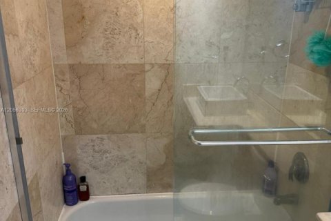 Condominio en alquiler en Miami, Florida, 2 dormitorios, 72.65 m2 № 2248447 - foto 14
