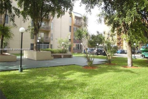 Condominio en Miami, Florida, 2 dormitorios  № 2248447