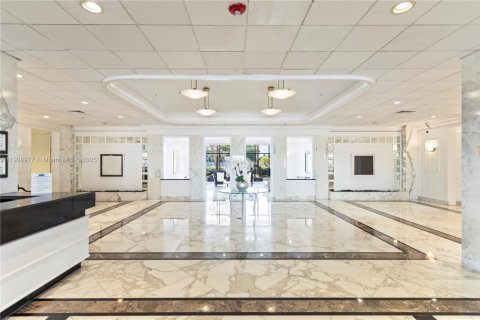 House in Miami Beach, Florida 2 bedrooms, 95.69 sq.m. № 2012866 - photo 7