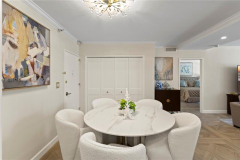 House in Miami Beach, Florida 2 bedrooms, 95.69 sq.m. № 2012866 - photo 29