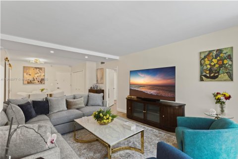 House in Miami Beach, Florida 2 bedrooms, 95.69 sq.m. № 2012866 - photo 25