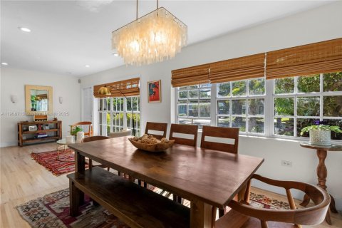 Villa ou maison à vendre à North Miami, Floride: 4 chambres, 203.64 m2 № 2069239 - photo 8