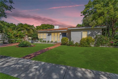 Villa ou maison à North Miami, Floride 4 chambres, 203.64 m2 № 2069239