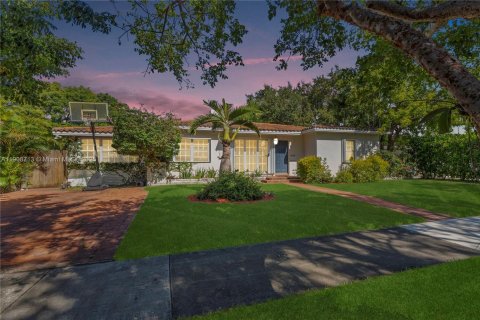 Villa ou maison à vendre à North Miami, Floride: 4 chambres, 203.64 m2 № 2069239 - photo 18