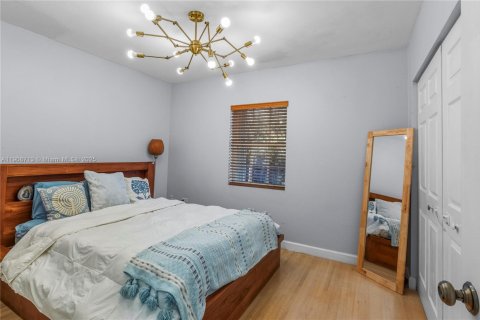 Villa ou maison à vendre à North Miami, Floride: 4 chambres, 203.64 m2 № 2069239 - photo 12