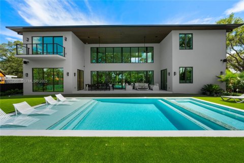 House in Miami, Florida 9 bedrooms № 2035560 - photo 17
